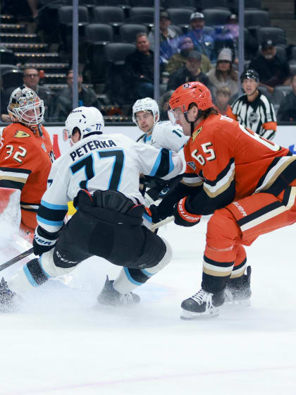 JJ Peterka steuert vier Punkte bei Rekordsieg der Utah Mammoth bei 