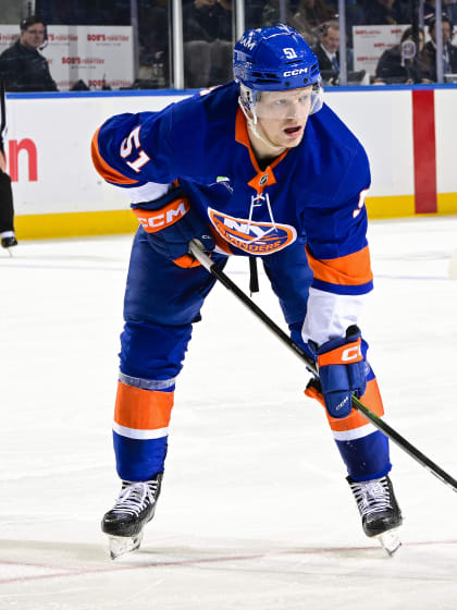 Emil Heineman lyfter i New York Islanders