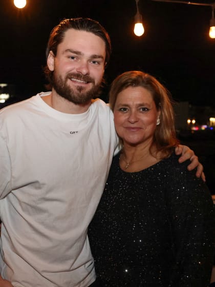 Photo Gallery - Moms Trip Team Dinner