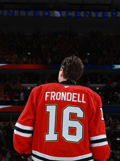 Anton Frondells första mål i NHL ett faktum