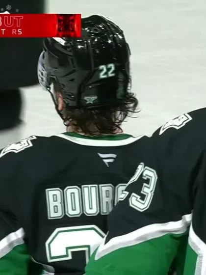 Bourque surprend Montembeault en contournant le filet