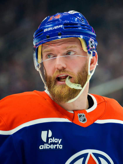 Connor McDavid hyllar Mattias Ekholm gör allting rätt  