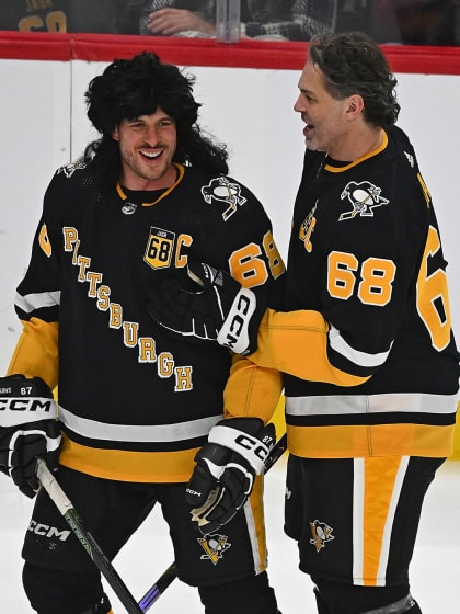 Domingo especial de remontadas y leyendas en la NHL