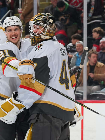 Akira Schmid feiert Shutout gegen Devils