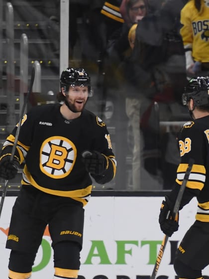 Pastrňák se Zachou září