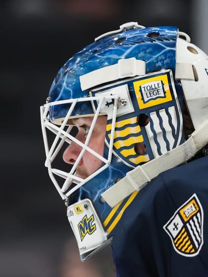 Boston Bruins skriver kontrakt med collegemålvakten Max Lundgren