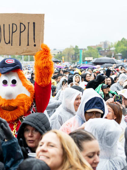 Youppi! se met dans le rythme au festival Fuego Fuego