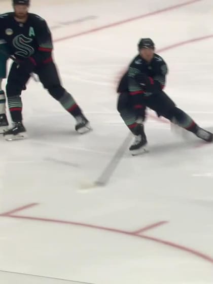 SJS@SEA: Celebrini scores goal against Joey Daccord