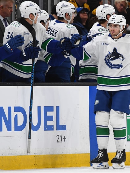 Linus Karlsson Liam Öhgren bakom ny seger för Vancouver Canucks