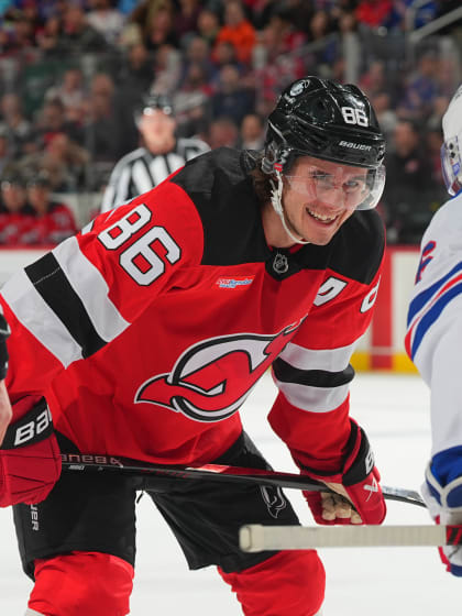 Jack Hughes hetrikom zostrelil Rangers