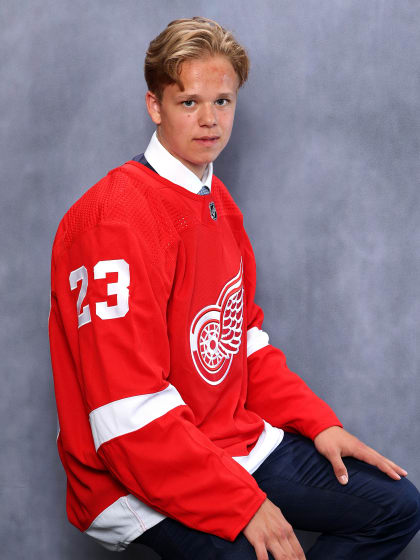 Dower Nilsson skriver kontrakt med Red Wings