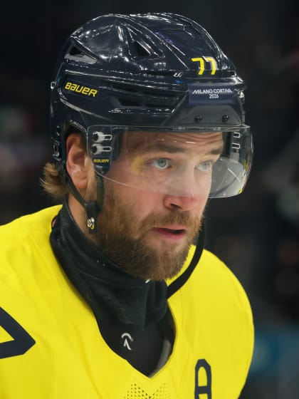 Victor Hedman skadad under uppvärmningen i OS-kvartsfinalen