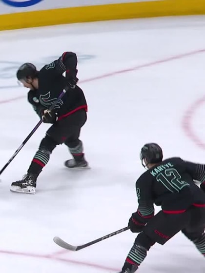 Gaudreau se moque de Draisaitl et Pickard