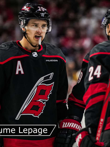 « Ils doivent se mettre en marche » Aho Svechnikov Jarvis Hurricanes
