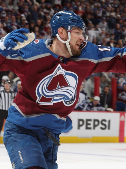 Avalanche power play comes alive in Game 3 win