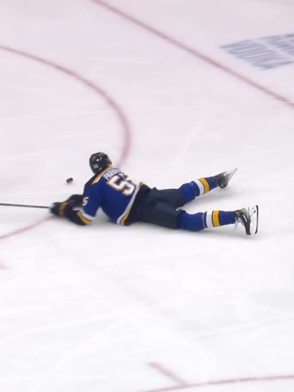 SJS@STL: Celebrini scores goal against Jordan Binnington