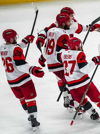 Playoffs NHL Carolina Hurricanes vencen a Montreal Canadiens Juego 4