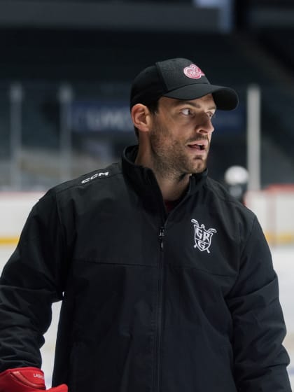 Lashoff enjoying new routine, responsibilities as Griffins assistant coach