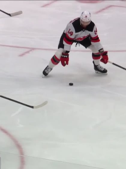 Barzal aide Duclair à réussir un triplé