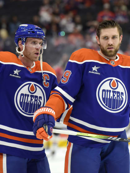 Leon Draisaitl drueckt Connor McDavid bei der 1000-Punkte-Jagd die Daumen