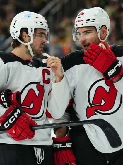 Devils Trainer Sheldon Keefe verteilt Sonderlob an Nico Hischier und Timo Meier