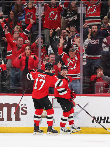 Trojbodový Nemec priviedol Devils k výhre