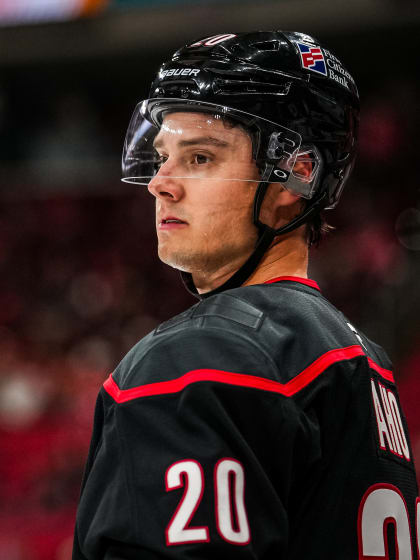 Aho odottaa Hurricanesin parantavan vielä paljon