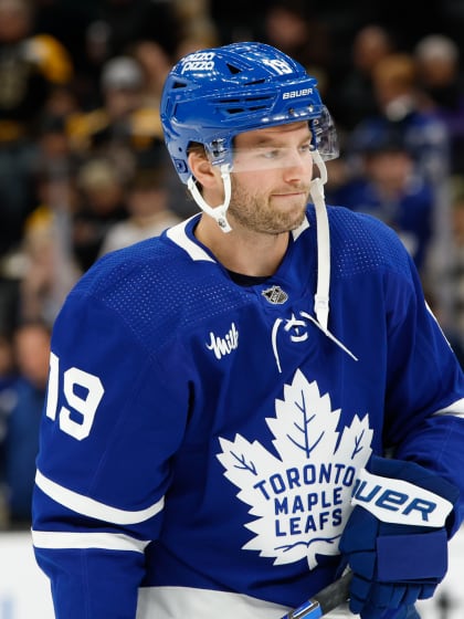 Maple Leafs forward Calle Järnkrok opererad borta en längre tid