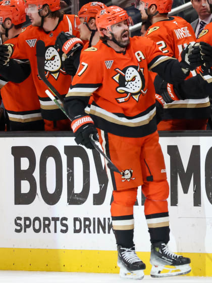 Domingo lleno de emociones en la postemporada de la NHL