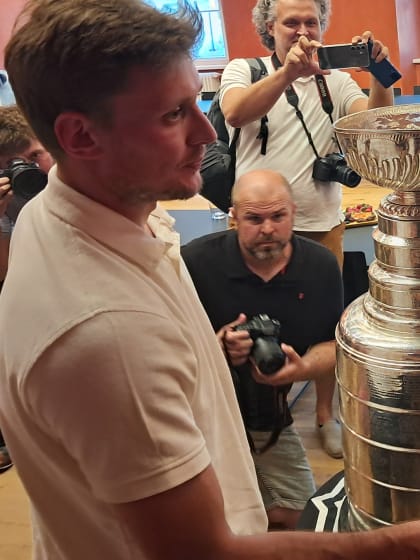 Vítek Vaněček ukázal Stanley Cup v Havlíčkově Brodě