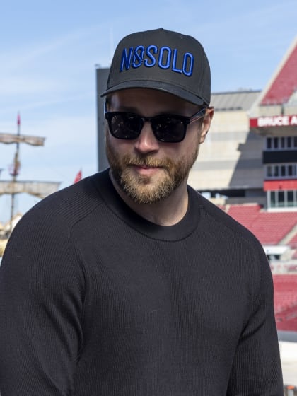 Hedman har börjat träna på isen igen kan spela Stadium Series