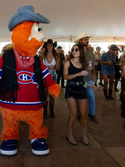 Youppi! goes country at LASSO 2025