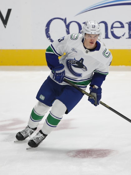 Vancouvers Lukas Reichel kaempft um Platz in der Canucks-Aufstellung