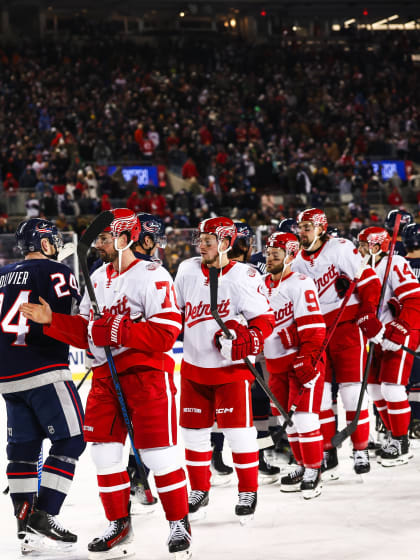Plná aréna tlieskala pod holým nebom Gaudreauovi a lotyšskému mágovi