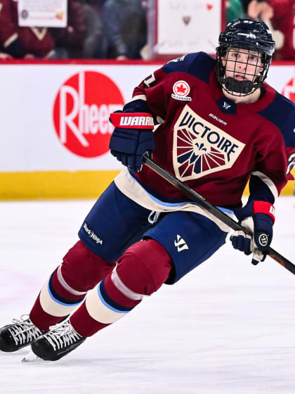 PWHL Notebook New York Sirens surge up the standings