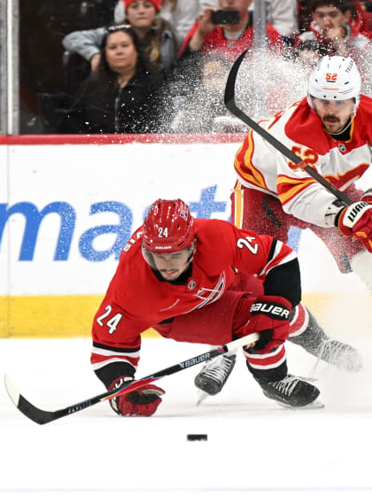 Photo Gallery - Flames @ Hurricanes 30.11.25