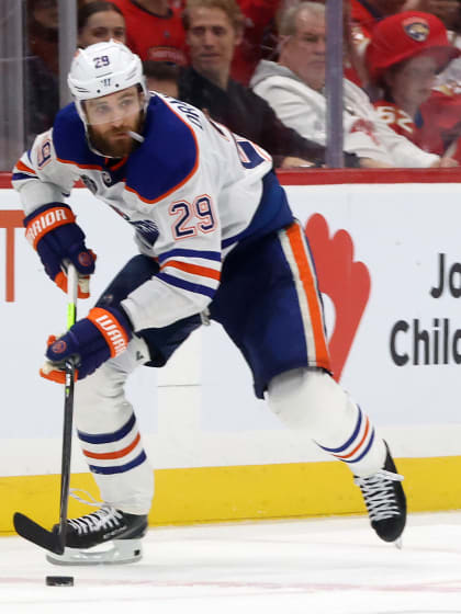 Leon Draisaitl liebt nichts mehr als dieses Oilers-Trikot zu tragen