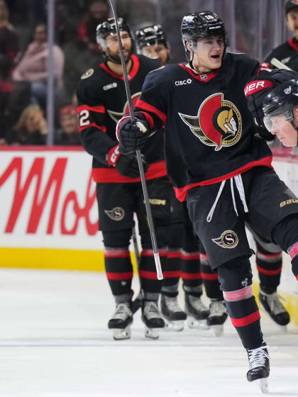 Tim Stuetzle fuehrt Ottawa Senators zum Sieg