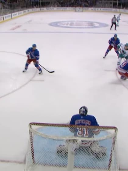 SJS@NYR: Celebrini scores goal against Igor Shesterkin