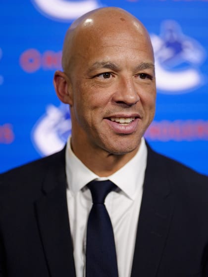 New Vancouver coach Malhotra wants Canucks to have positive mindset