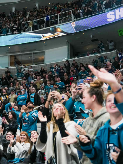 Sharks spotlight Vietnamese community of San Jose and beyond at Vietnamese Heritage game and community events 