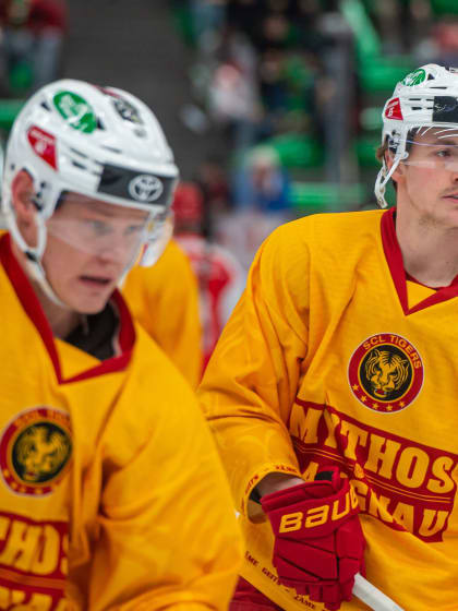 International Ice Marc Michaelis und Tim Berni glaenzen unterschiedlich