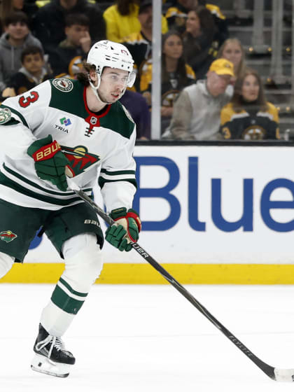 Quinn Hughes poprvé proti Vancouveru