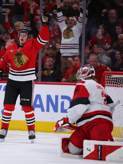 Anton Frondell tvåmålsskytt för Chicago Blackhawks