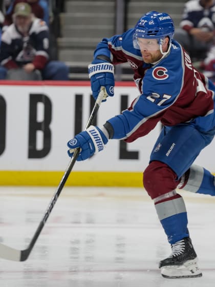 Brett Kulak Vergleich Edmonton Oilers 2022 mit Colorado Avalanche