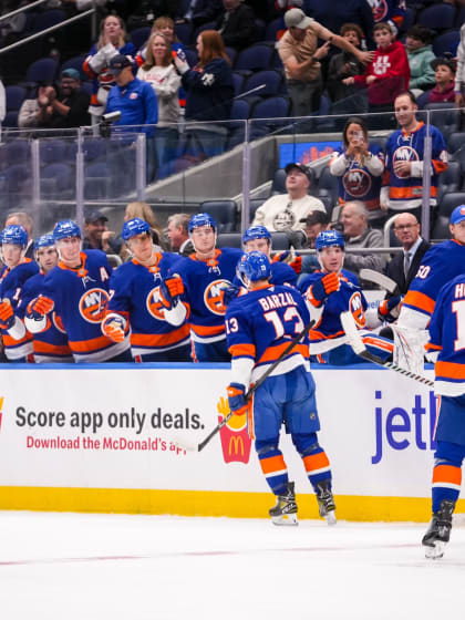 PHOTOS: Islanders 4, Flyers 3