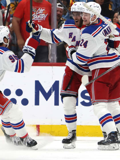 New York Rangers win Game 3 despite blowing lead in third period