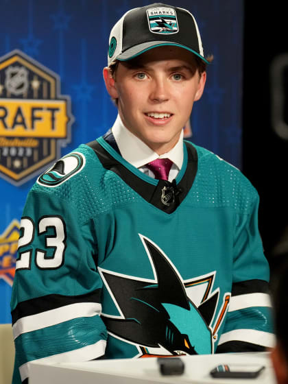 Will Smith signs 3 year entry level contract with San Jose Sharks
