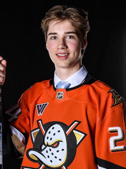Beckett Sennecke signs entry-level contract with Ducks