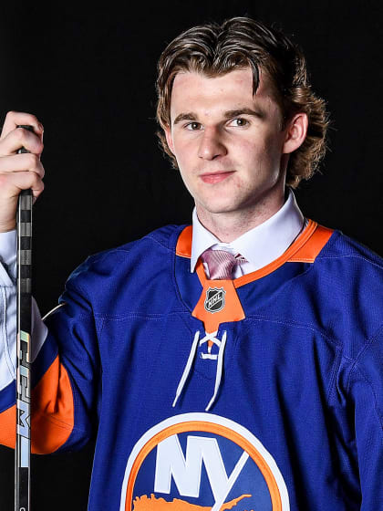 Cole Eiserman signs three-year contract with Islanders